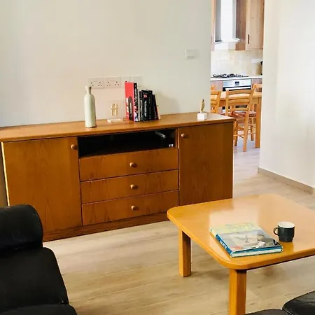 Stunning Views, 2 Bed House Kakopetria * Никосия