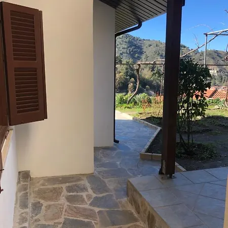 Stunning Views, 2 Bed House Kakopetria Сasa de vacaciones